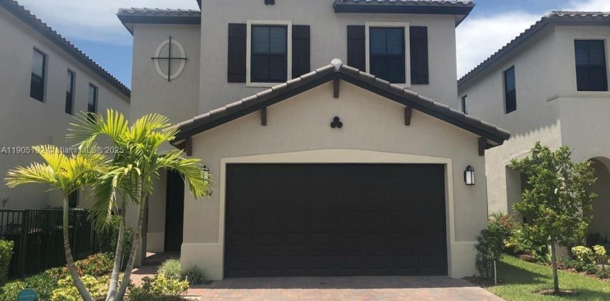 Дом в Хайалиа, Флорида 3 спальни, 188.13м2 № 1956359