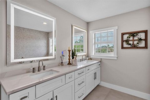 House in Clearwater, Florida 4 bedrooms, 249.16 sq.m. № 1687276 - photo 27