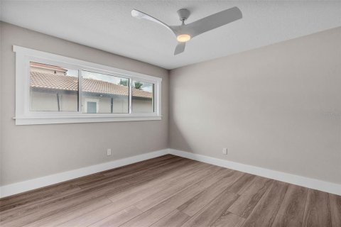 House in Clearwater, Florida 4 bedrooms, 249.16 sq.m. № 1687276 - photo 15