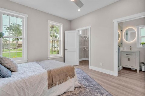 House in Clearwater, Florida 4 bedrooms, 249.16 sq.m. № 1687276 - photo 9