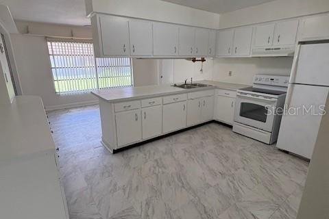 Villa ou maison à louer à Port Richey, Floride: 3 chambres, 95.32 m2 № 1851461 - photo 6