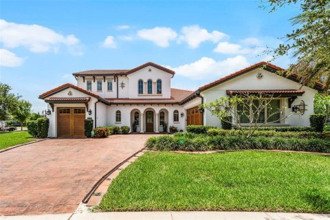 House in Orlando, Florida 5 bedrooms, 387.59 sq.m. № 1786063 - photo 1