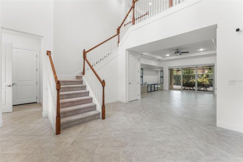 House in Orlando, Florida 5 bedrooms, 387.59 sq.m. № 1786063 - photo 6