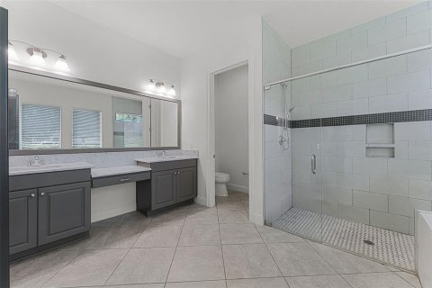 House in Orlando, Florida 5 bedrooms, 387.59 sq.m. № 1786063 - photo 25
