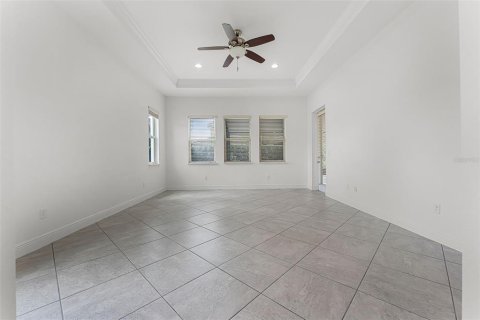 House in Orlando, Florida 5 bedrooms, 387.59 sq.m. № 1786063 - photo 22