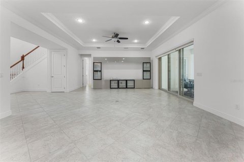 House in Orlando, Florida 5 bedrooms, 387.59 sq.m. № 1786063 - photo 7