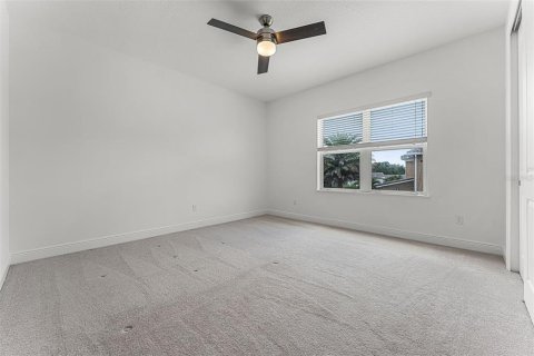 House in Orlando, Florida 5 bedrooms, 387.59 sq.m. № 1786063 - photo 29