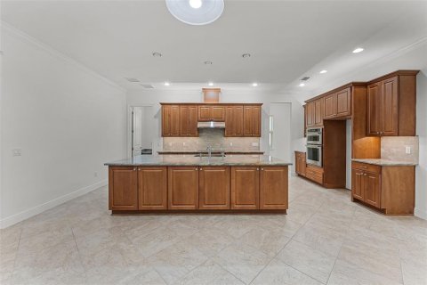 House in Orlando, Florida 5 bedrooms, 387.59 sq.m. № 1786063 - photo 12