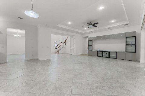House in Orlando, Florida 5 bedrooms, 387.59 sq.m. № 1786063 - photo 8