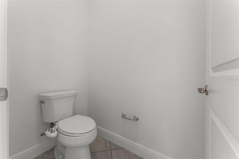 House in Orlando, Florida 5 bedrooms, 387.59 sq.m. № 1786063 - photo 26