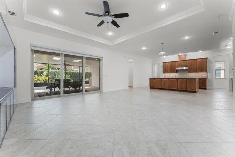 House in Orlando, Florida 5 bedrooms, 387.59 sq.m. № 1786063 - photo 13