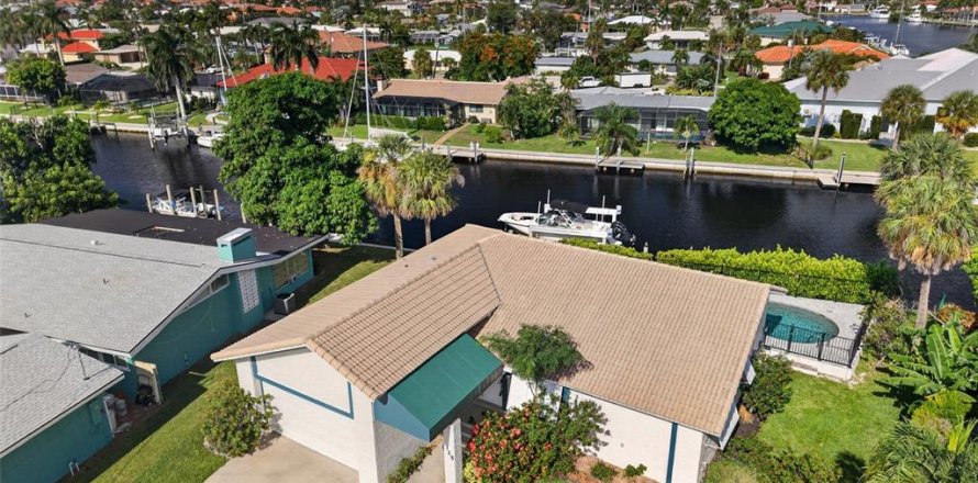 Villa ou maison à Punta Gorda, Floride 3 chambres, 125.98 m2 № 2318716