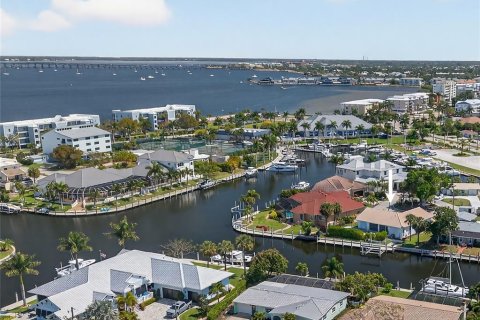 Villa ou maison à vendre à Punta Gorda, Floride: 3 chambres, 125.98 m2 № 2318716 - photo 5