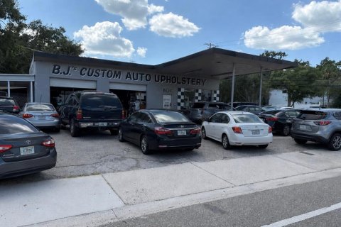 Propiedad comercial en Tampa, Florida 561.69 m2 № 2167340