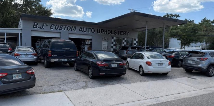 Propiedad comercial en Tampa, Florida 561.69 m2 № 2167340