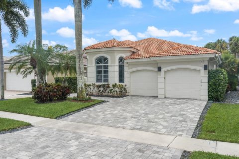 House in Delray Beach, Florida 3 bedrooms, 254.74 sq.m. № 2251518 - photo 2