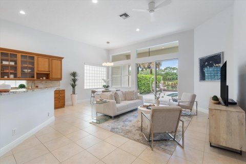 House in Delray Beach, Florida 3 bedrooms, 254.74 sq.m. № 2251518 - photo 10