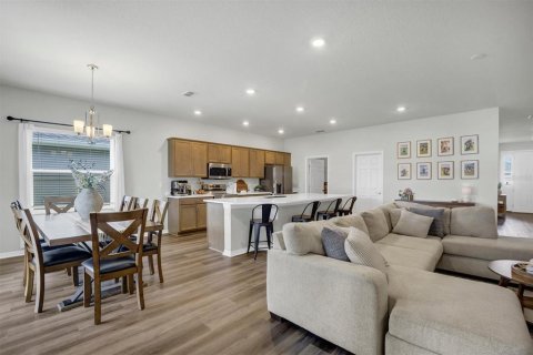 Casa en venta en Winter Haven, Florida, 4 dormitorios, 192.68 m2 № 2201808 - foto 9