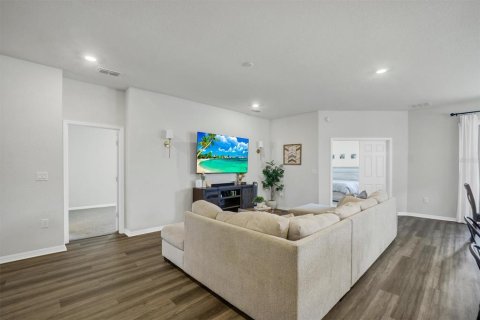 Casa en venta en Winter Haven, Florida, 4 dormitorios, 192.68 m2 № 2201808 - foto 7
