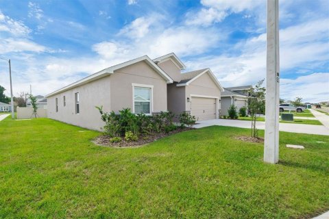 Casa en venta en Winter Haven, Florida, 4 dormitorios, 192.68 m2 № 2201808 - foto 3