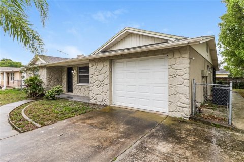 Villa ou maison à vendre à Port Richey, Floride: 3 chambres, 127.65 m2 № 2123937 - photo 3