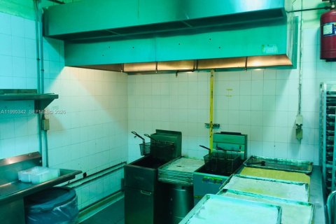 Купить коммерческую недвижимость в Майами-Гарденс, Флорида № 2058565 - фото 5