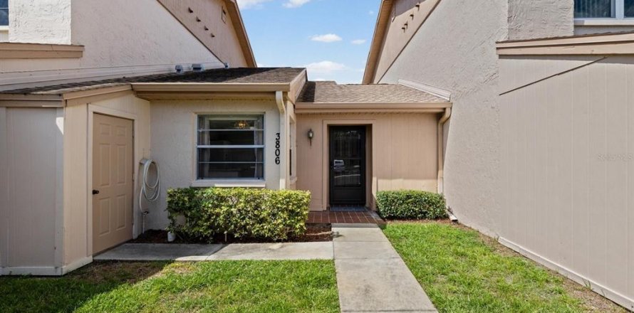 Condo in Holiday, Florida, 1 bedroom № 2209203