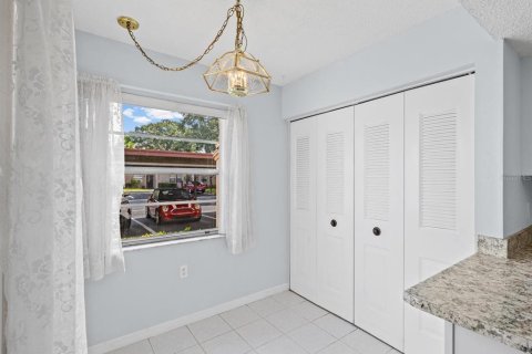 Condo in Holiday, Florida, 1 bedroom № 2209203 - photo 8