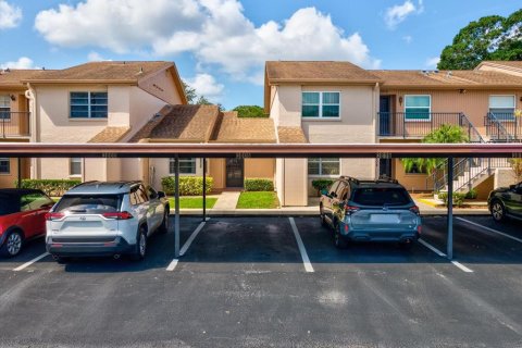 Condo in Holiday, Florida, 1 bedroom № 2209203 - photo 2