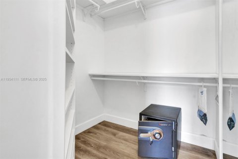 Снять в аренду таунхаус в Катлер-Бей, Флорида 2 спальни, 106.28м2, № 1992408 - фото 30