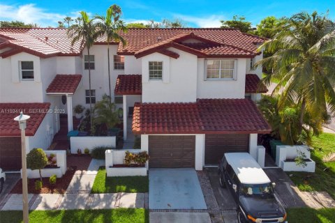 Снять в аренду таунхаус в Катлер-Бей, Флорида 2 спальни, 106.28м2, № 1992408 - фото 5