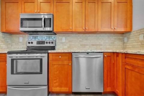 Снять в аренду таунхаус в Катлер-Бей, Флорида 2 спальни, 106.28м2, № 1992408 - фото 14