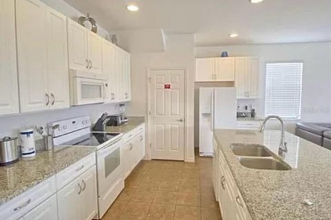 Villa ou maison à louer à Davenport, Floride: 5 chambres, 216.74 m2 № 1835558 - photo 2