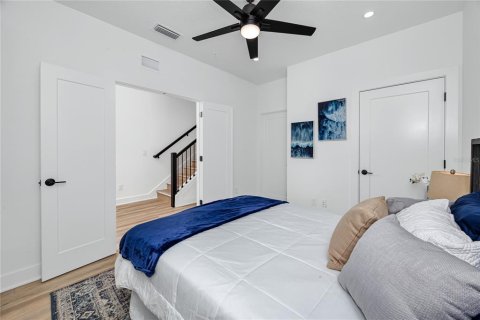 Townhouse in Tampa, Florida 3 bedrooms, 161 sq.m. № 2119930 - photo 13