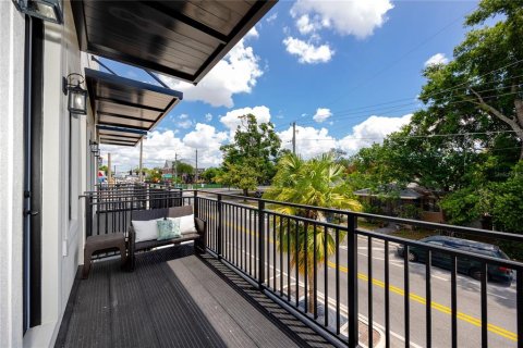 Townhouse in Tampa, Florida 3 bedrooms, 161 sq.m. № 2119930 - photo 27