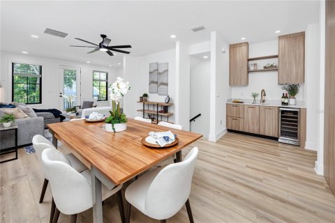 Townhouse in Tampa, Florida 3 bedrooms, 161 sq.m. № 2119930 - photo 16