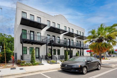Townhouse in Tampa, Florida 3 bedrooms, 161 sq.m. № 2119930