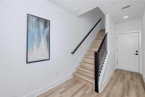 Townhouse in Tampa, Florida 3 bedrooms, 161 sq.m. № 2119930 - photo 14