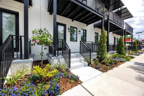 Townhouse in Tampa, Florida 3 bedrooms, 161 sq.m. № 2119930 - photo 7