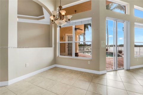 House in Miramar, Florida 5 bedrooms, 274.15 sq.m. № 1756911 - photo 28