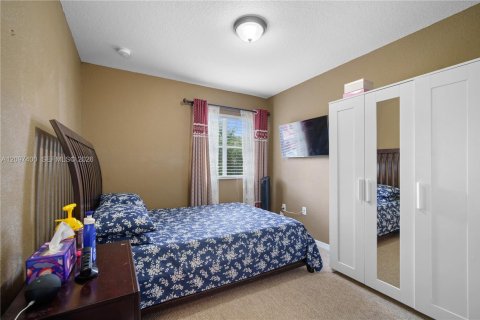 Touwnhouse à vendre à Miramar, Floride: 3 chambres, 153.85 m2 № 2389782 - photo 18