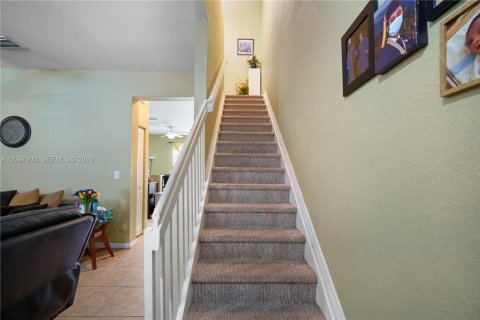 Touwnhouse à vendre à Miramar, Floride: 3 chambres, 153.85 m2 № 2389782 - photo 11