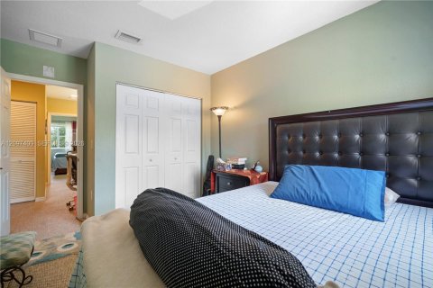 Touwnhouse à vendre à Miramar, Floride: 3 chambres, 153.85 m2 № 2389782 - photo 26
