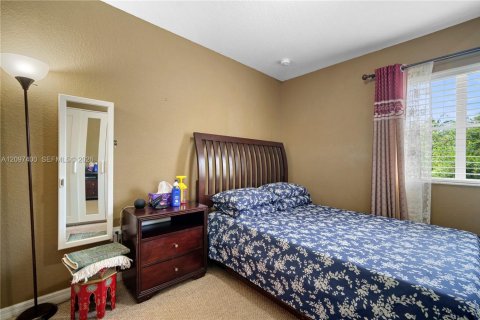 Touwnhouse à vendre à Miramar, Floride: 3 chambres, 153.85 m2 № 2389782 - photo 19