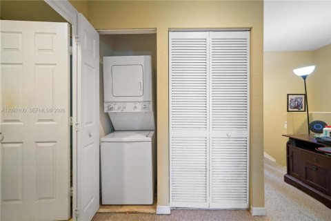 Touwnhouse à vendre à Miramar, Floride: 3 chambres, 153.85 m2 № 2389782 - photo 27