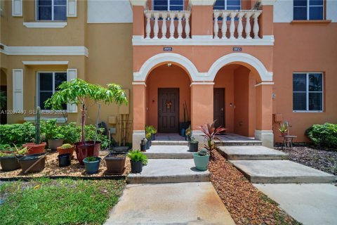 Touwnhouse à Miramar, Floride 3 chambres, 153.85 m2 № 2389782