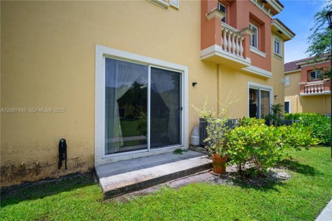 Touwnhouse à vendre à Miramar, Floride: 3 chambres, 153.85 m2 № 2389782 - photo 28
