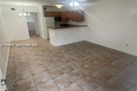 Copropriété à louer à North Bay Village, Floride: 1 chambre, 64.57 m2 № 1997251 - photo 16