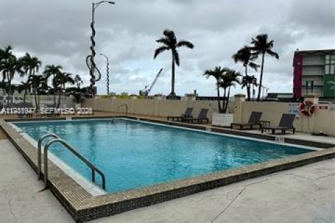 Copropriété à louer à North Bay Village, Floride: 1 chambre, 64.57 m2 № 1997251 - photo 25