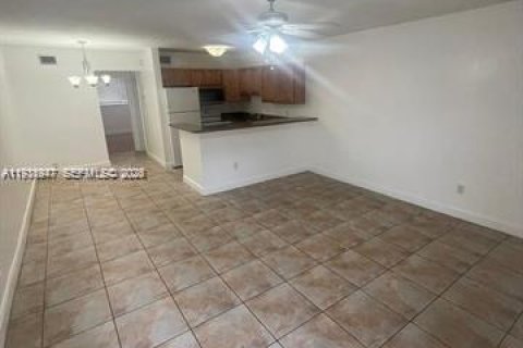 Copropriété à louer à North Bay Village, Floride: 1 chambre, 64.57 m2 № 1997251 - photo 10